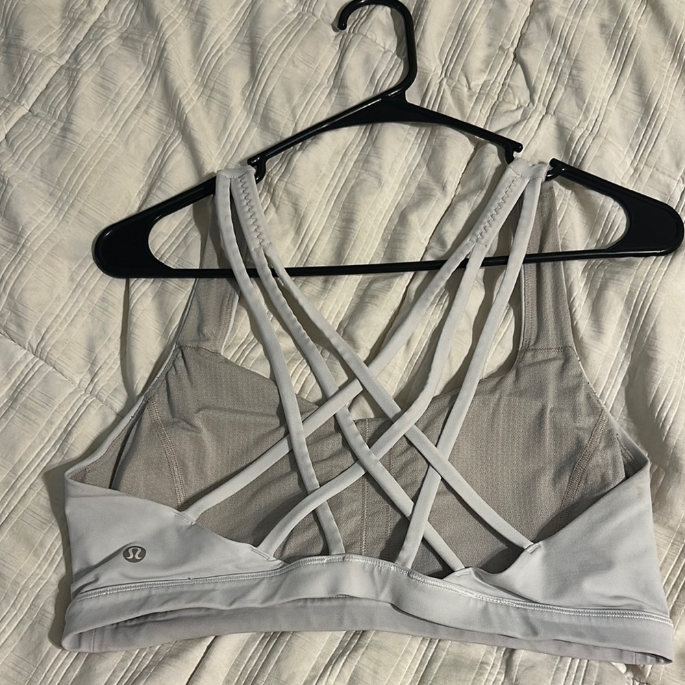 Lululemon free to be sports bra
